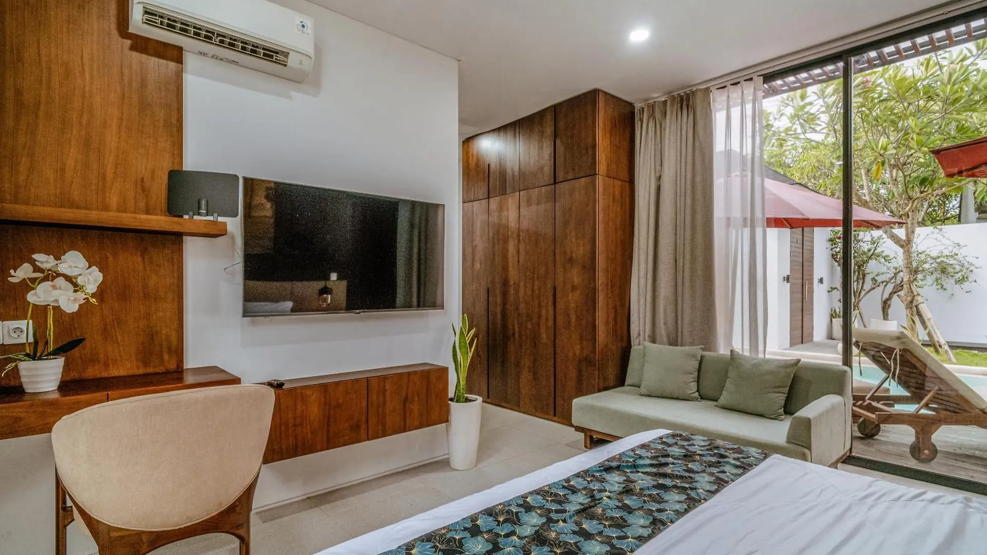 Bali Large 5-Br Private Luxury Dandanku Villa In Seminyak 0*, Seminyak (Bali) Indonesia
