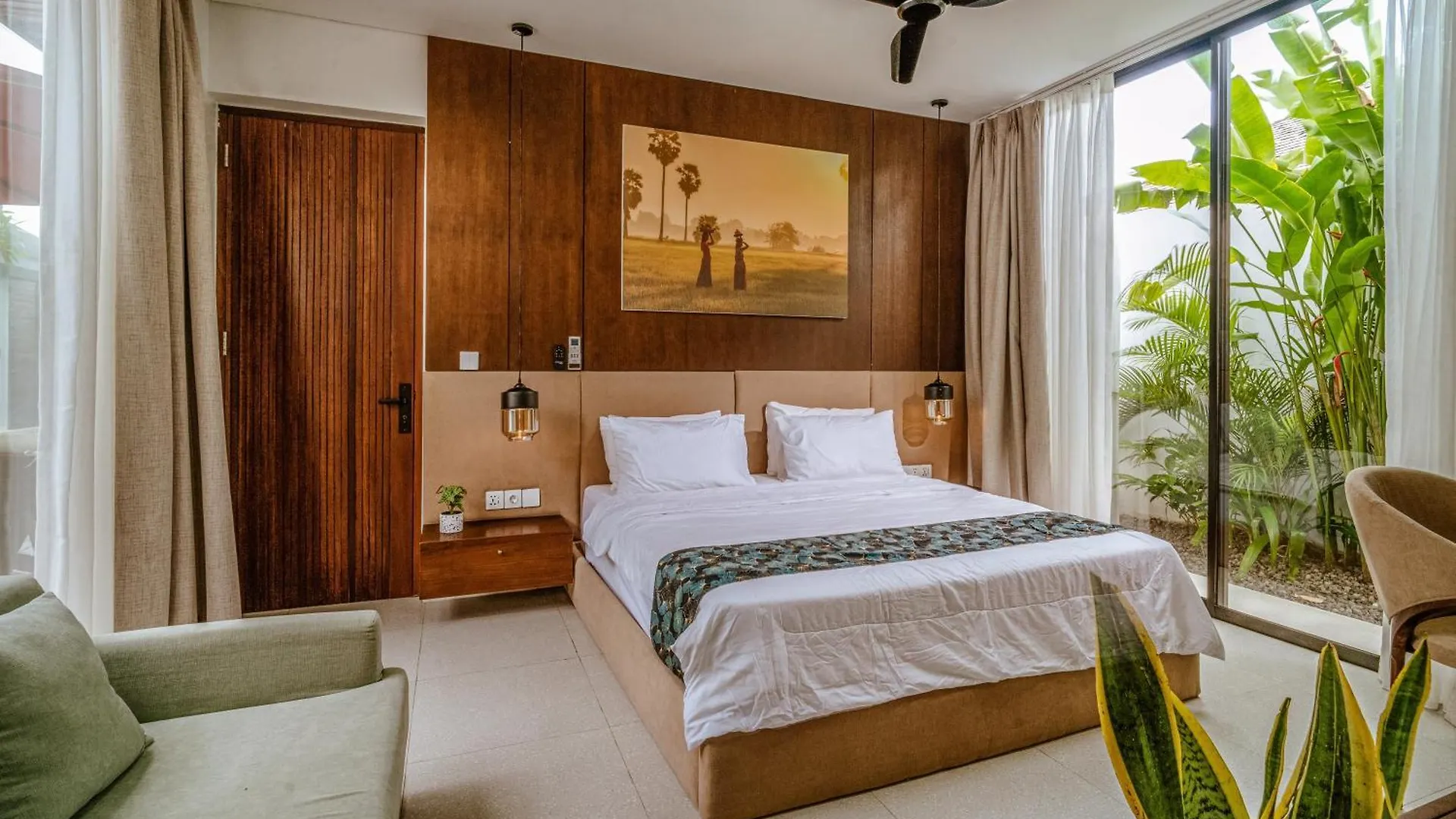 Bali Large 5-Br Private Luxury Dandanku Villa In Seminyak