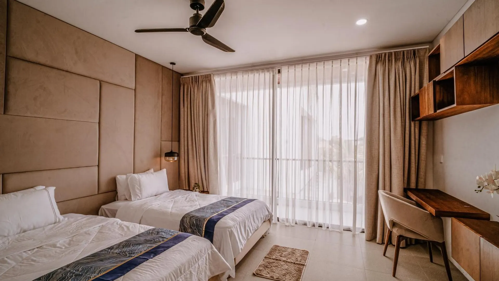 Bali Large 5-Br Private Luxury Dandanku Villa In Seminyak 0*, Seminyak (Bali)
